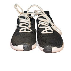 Nike Free TR 8 Low-top Sneakers Black and White Size 5 Women's